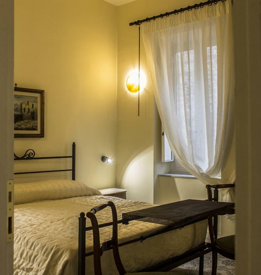 Don Angelo Petito Bed & Breakfast Napoli Bagian luar foto