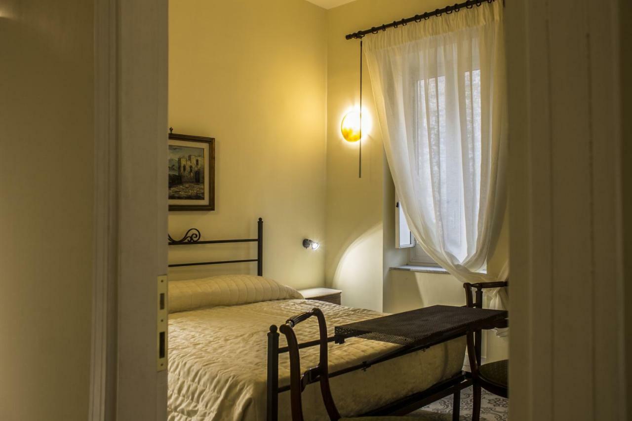 Don Angelo Petito Bed & Breakfast Napoli Bagian luar foto