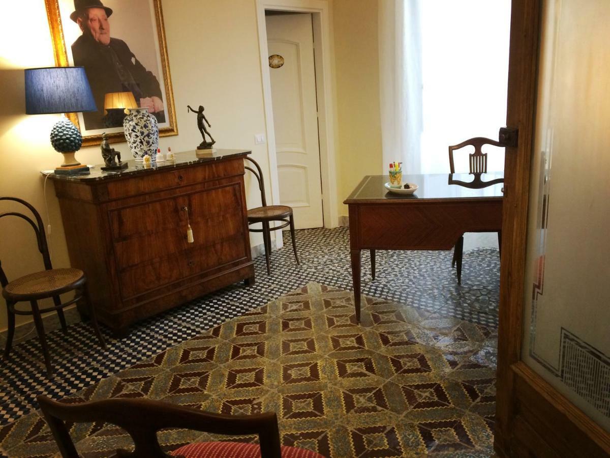 Don Angelo Petito Bed & Breakfast Napoli Bagian luar foto
