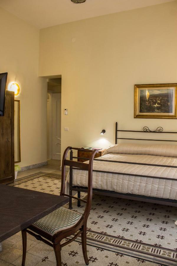 Don Angelo Petito Bed & Breakfast Napoli Bagian luar foto