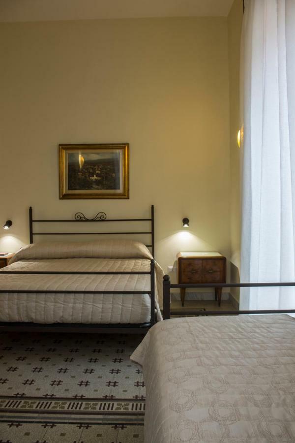 Don Angelo Petito Bed & Breakfast Napoli Bagian luar foto