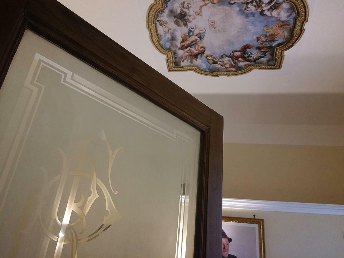 Don Angelo Petito Bed & Breakfast Napoli Bagian luar foto