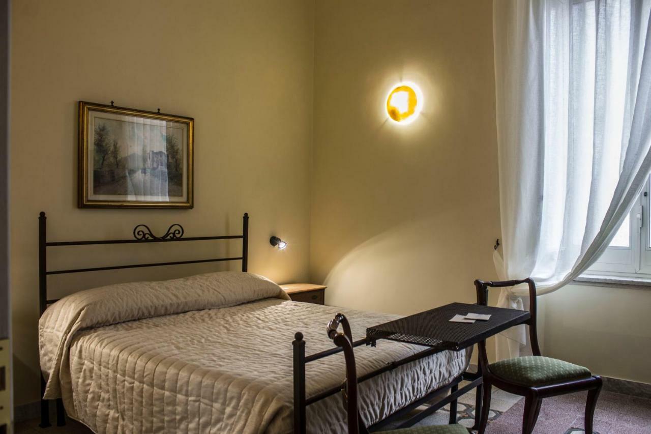 Don Angelo Petito Bed & Breakfast Napoli Bagian luar foto